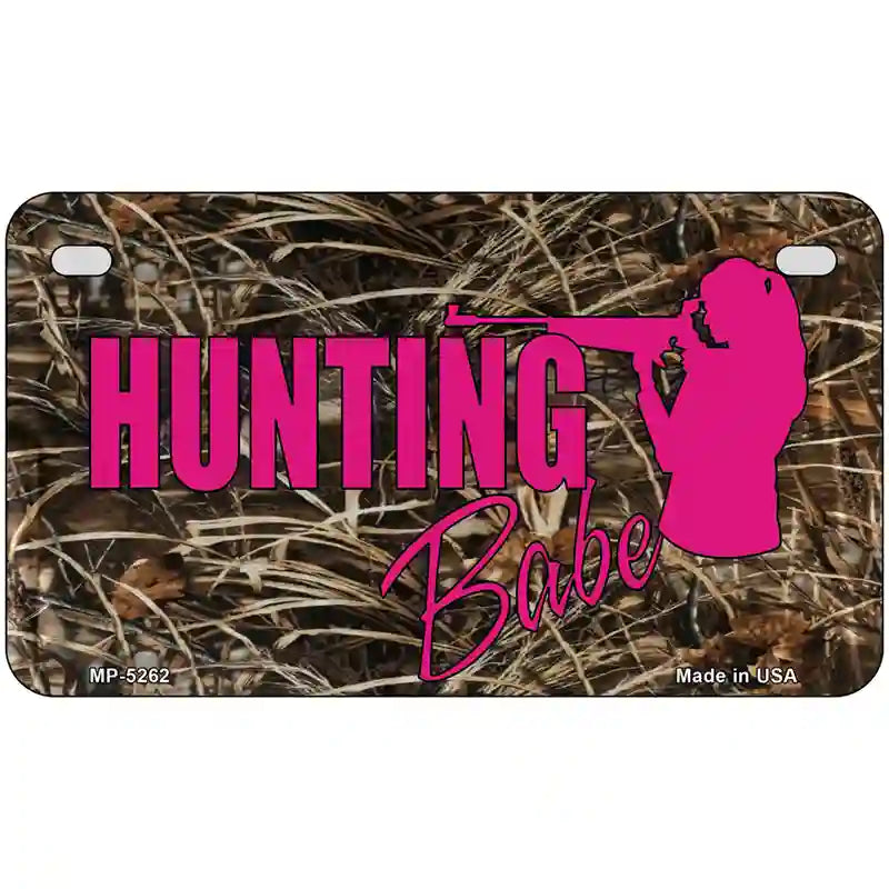 Hunting Babe Metal Novelty License Plate 7" x 4" (MP)